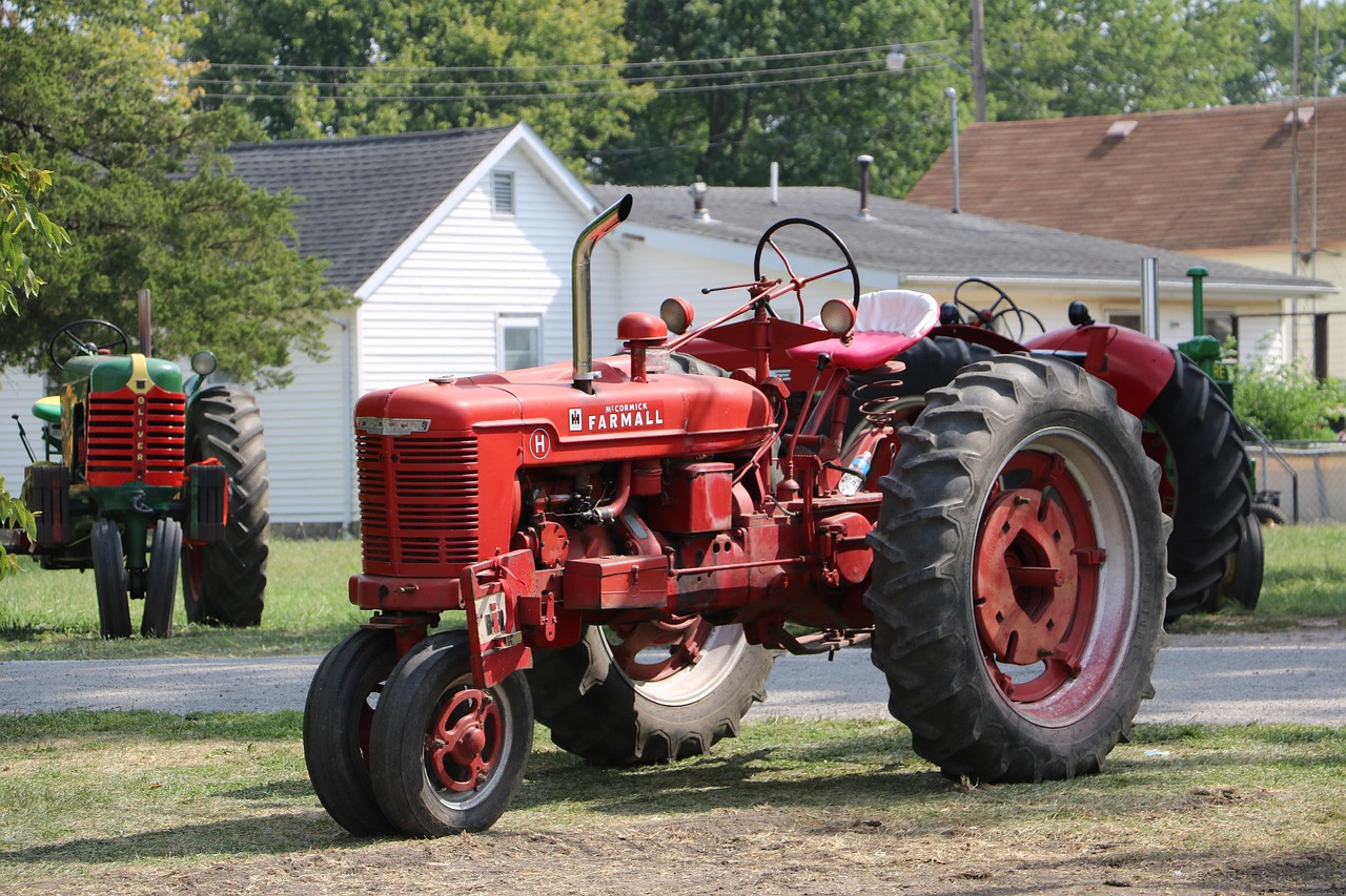tractor, pulling tractor, farmall, antique, international harvester, tractor, tractor, tractor, tractor, tractor, farmall
